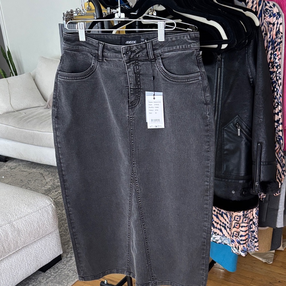 Jensen Women's black denim  Charcoal Pencil Skirt